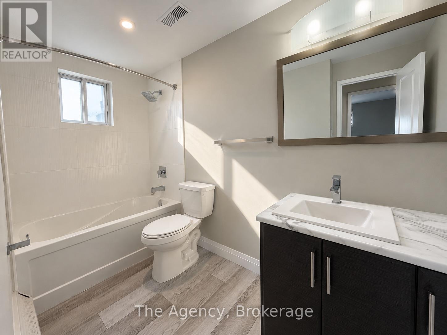 701 - 45 Paisley Boulevard W Property Photo 14