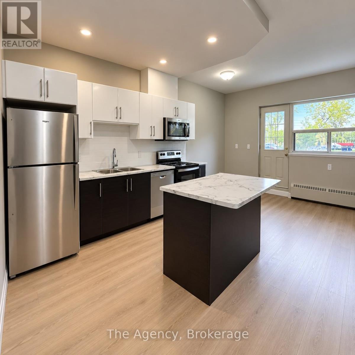 102 - 45 Paisley Boulevard W Property Photo 6