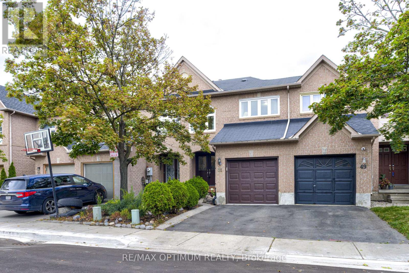51 GOLDENLIGHT CIRCLE Property Photo 1