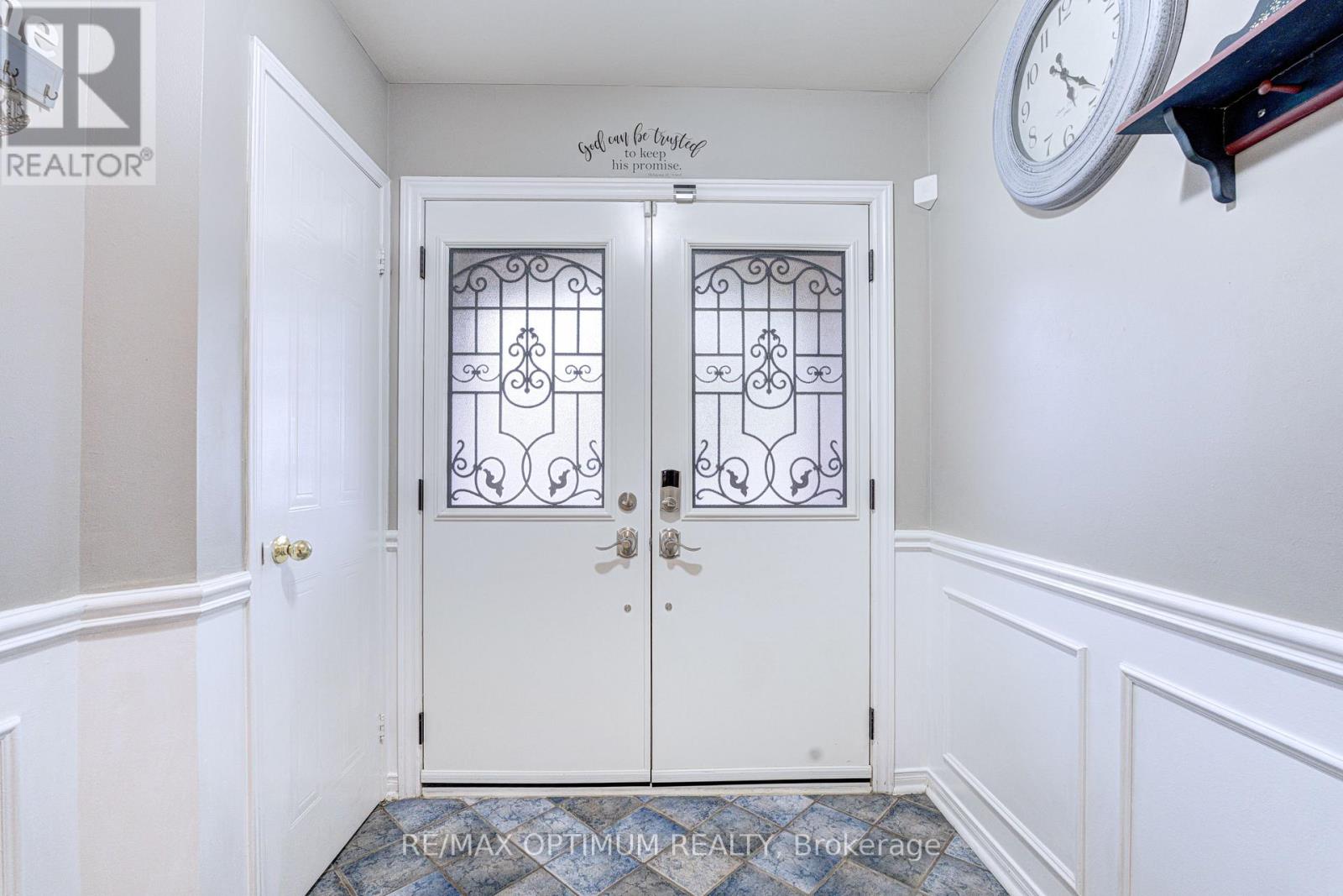 51 Goldenlight Circle Property Photo 4