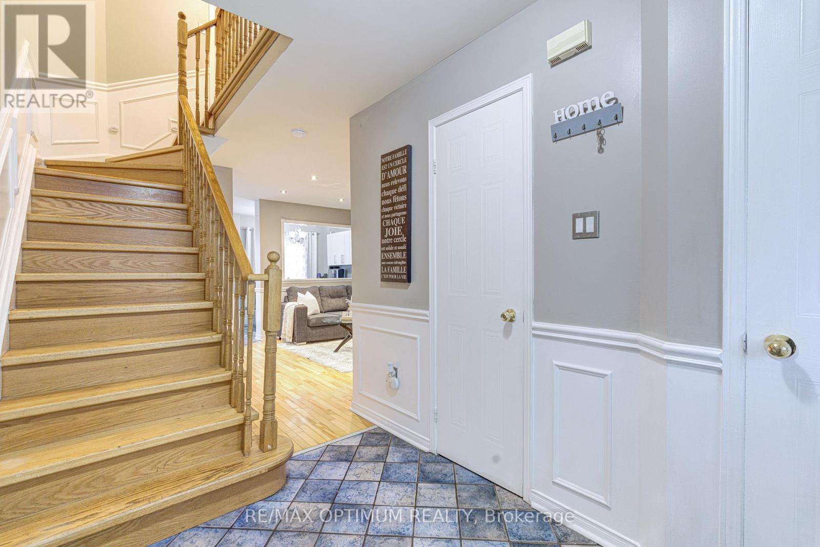 51 Goldenlight Circle Property Photo 6