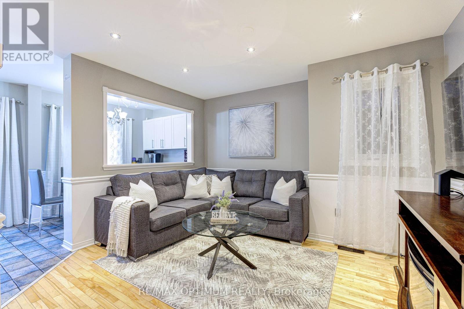 51 Goldenlight Circle Property Photo 8