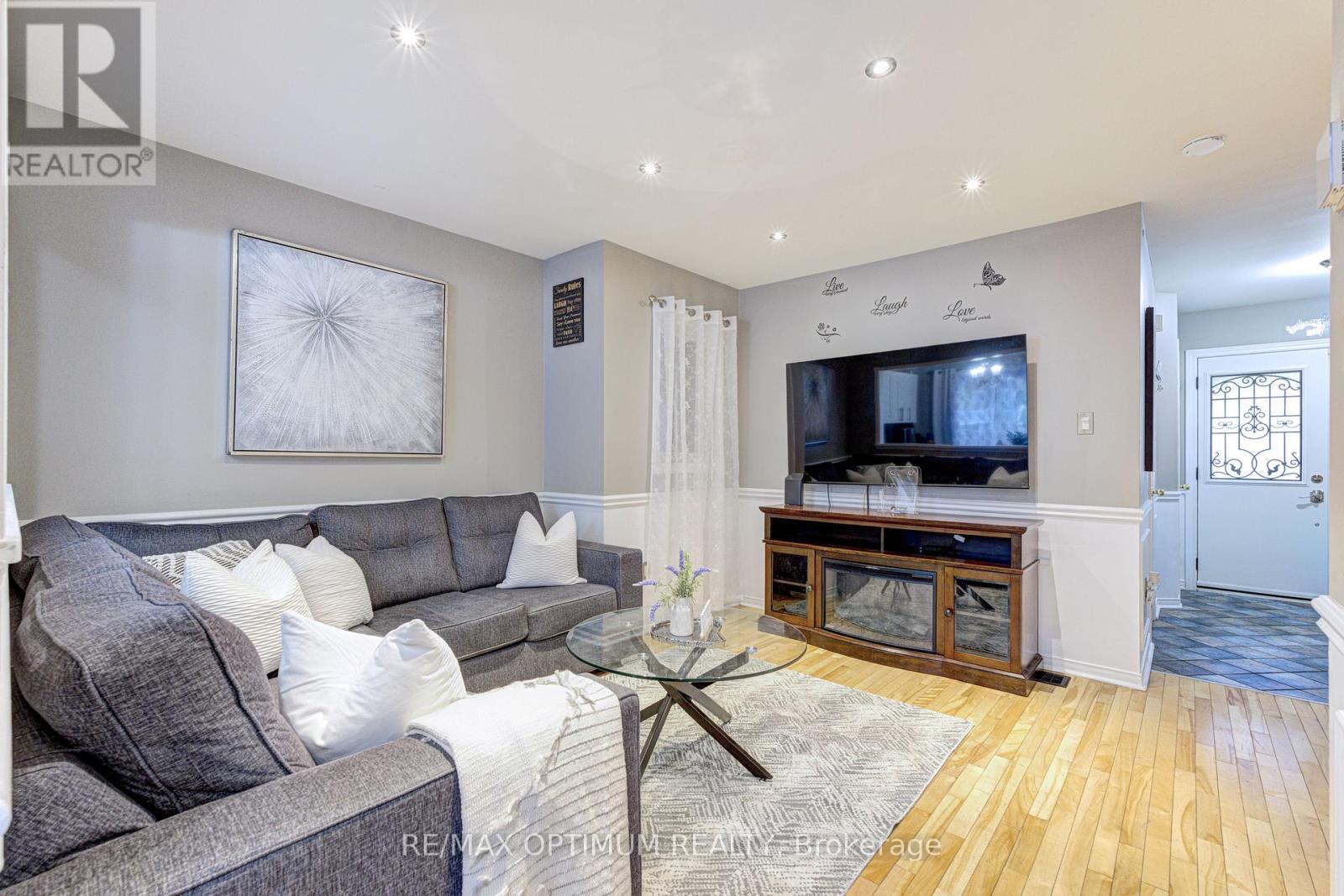 51 Goldenlight Circle Property Photo 10