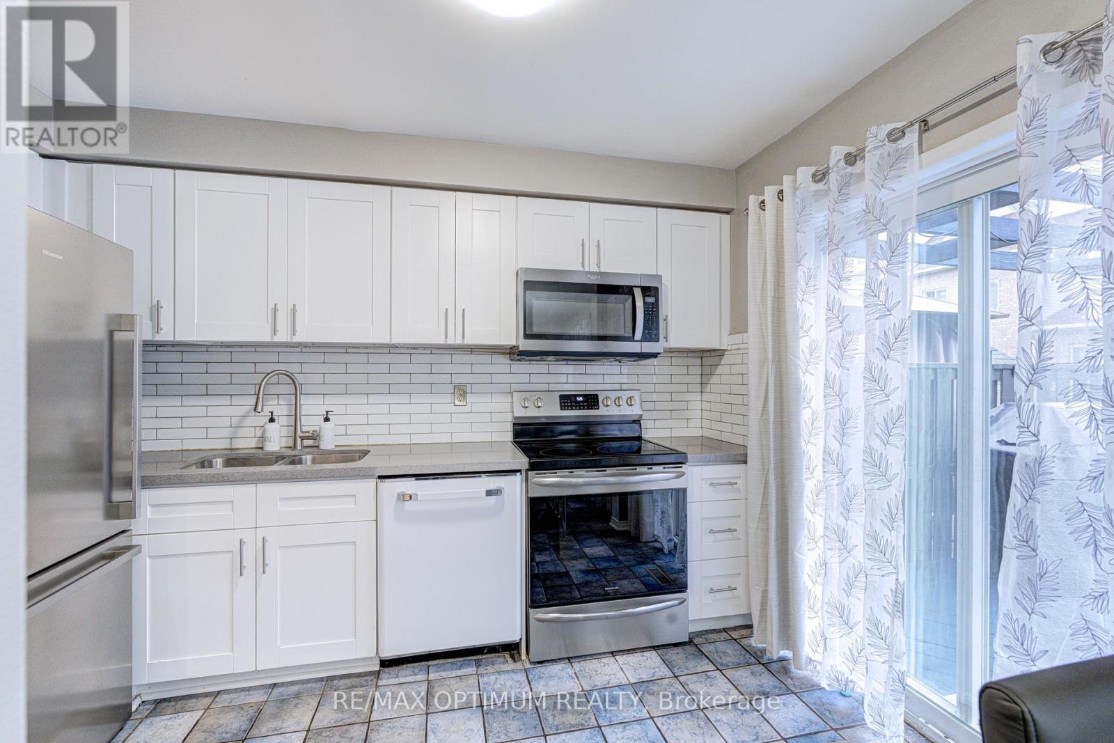 51 Goldenlight Circle Property Photo 13