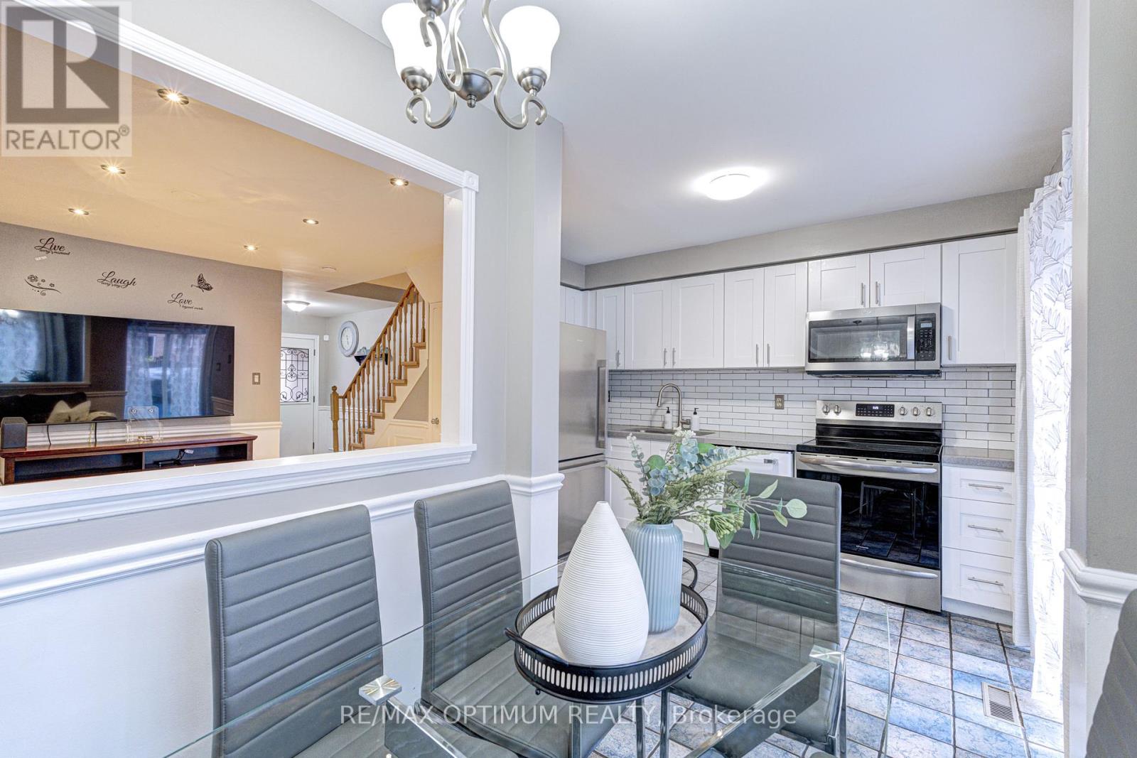 51 Goldenlight Circle Property Photo 14