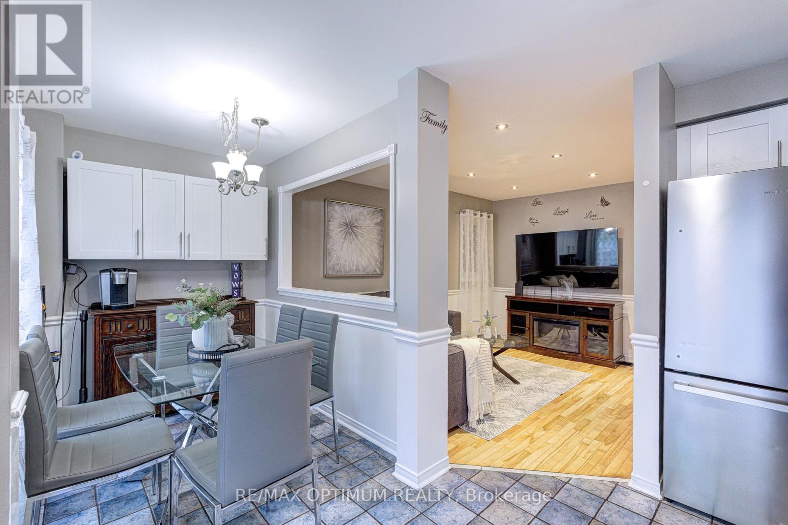 51 Goldenlight Circle Property Photo 15