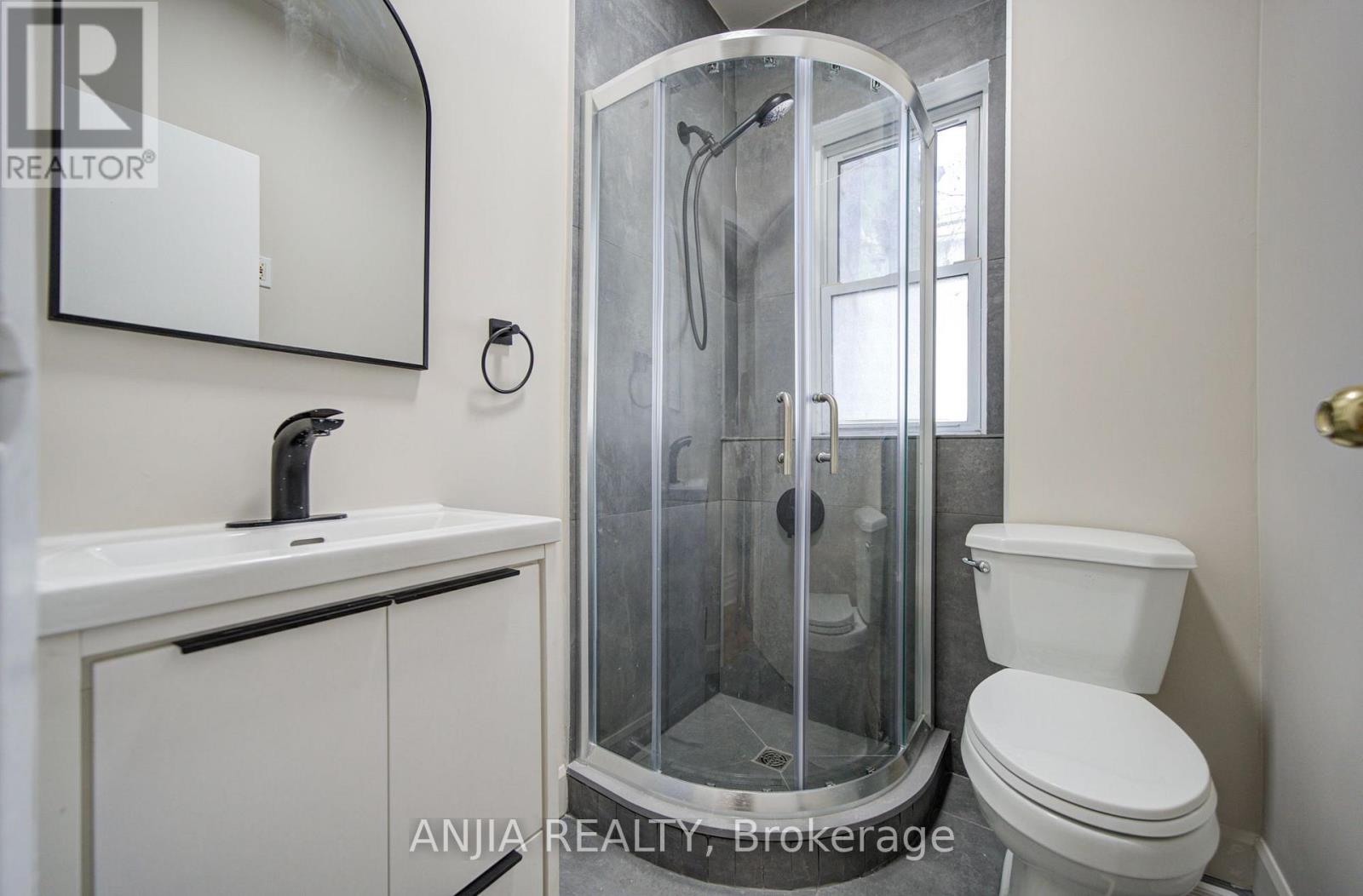 1063 Dufferin Street Property Photo 5