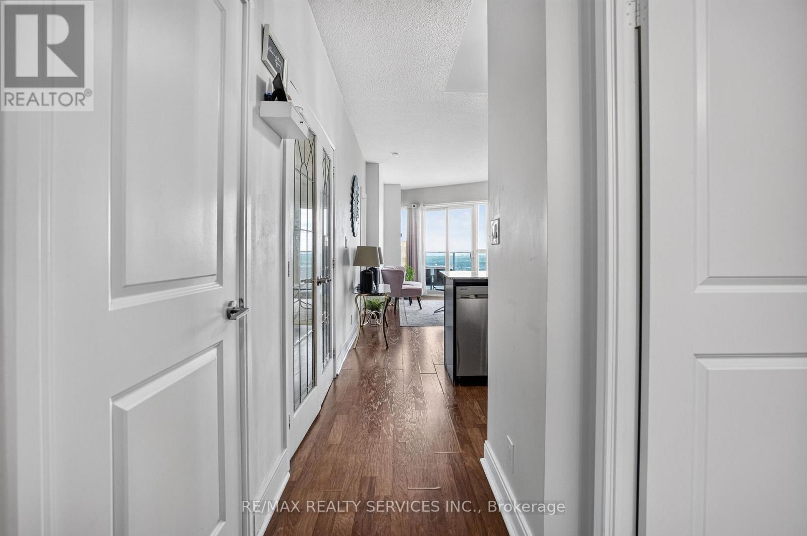 4403 - 60 Absolute Avenue Property Photo 7