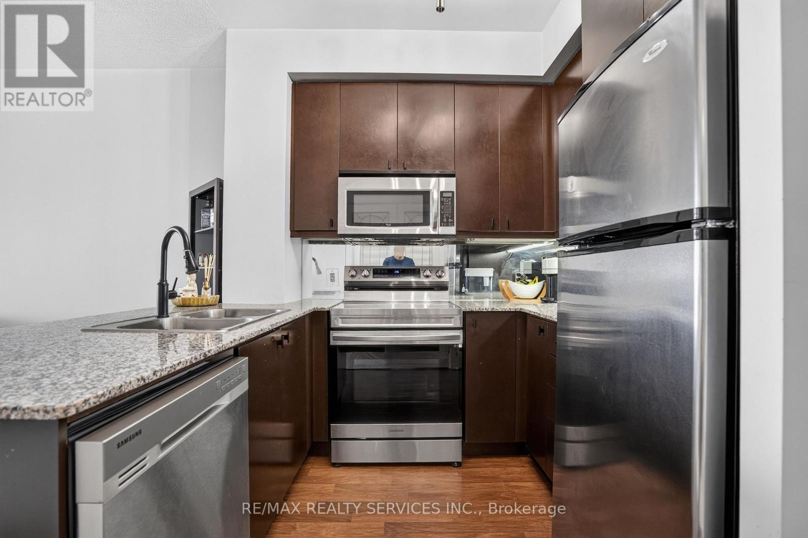 4403 - 60 Absolute Avenue Property Photo 14