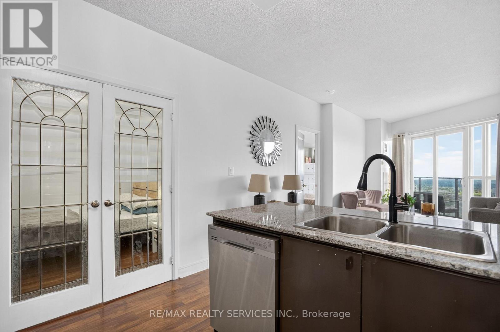 4403 - 60 Absolute Avenue Property Photo 16