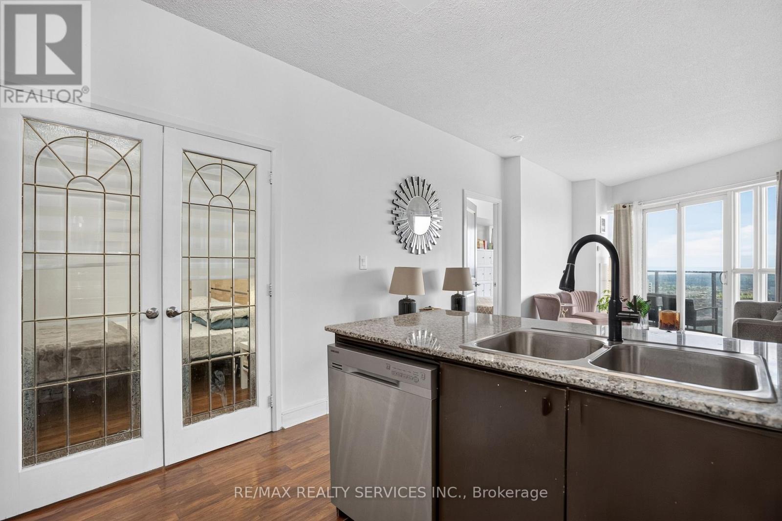 4403 - 60 Absolute Avenue Property Photo 17