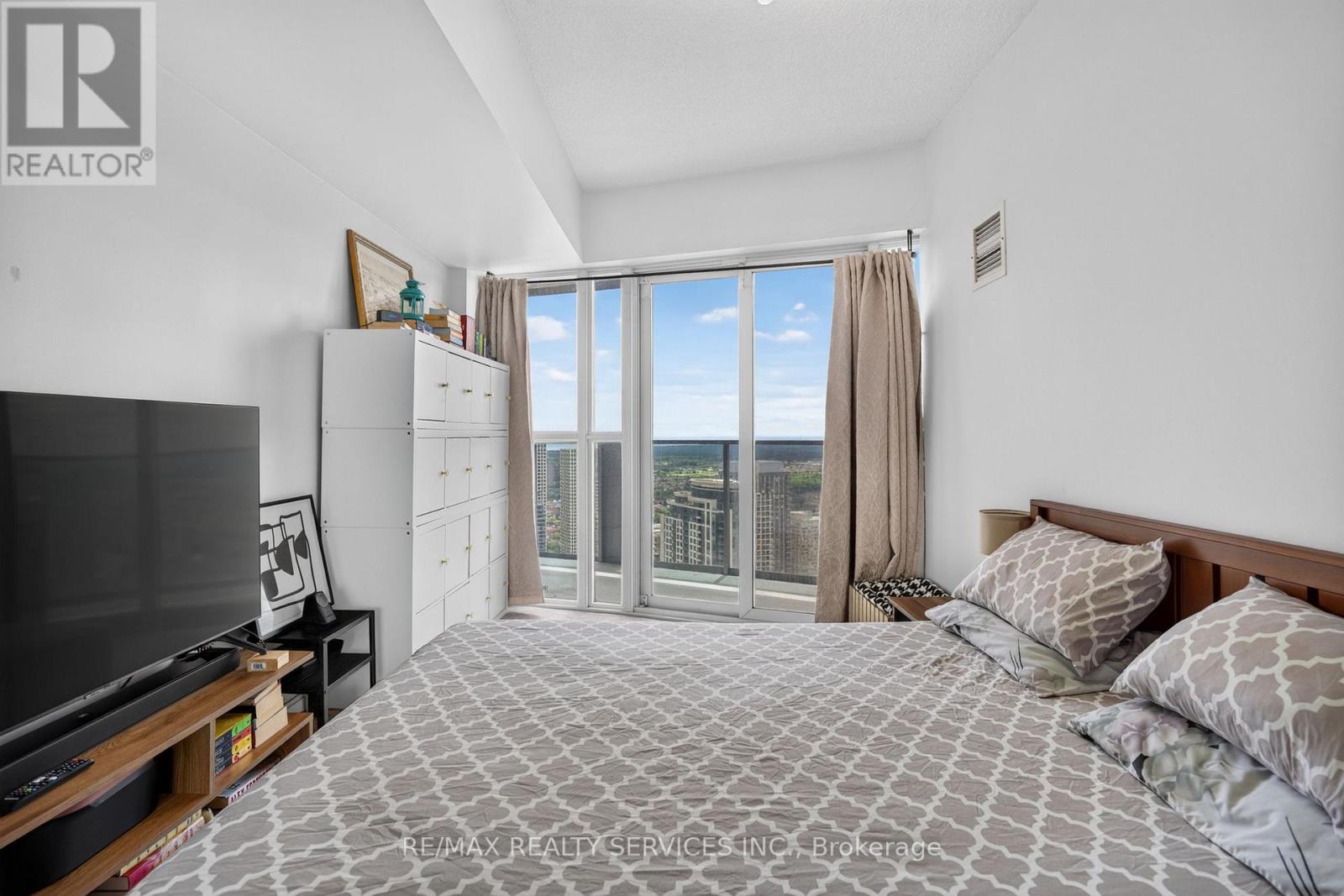 4403 - 60 Absolute Avenue Property Photo 23