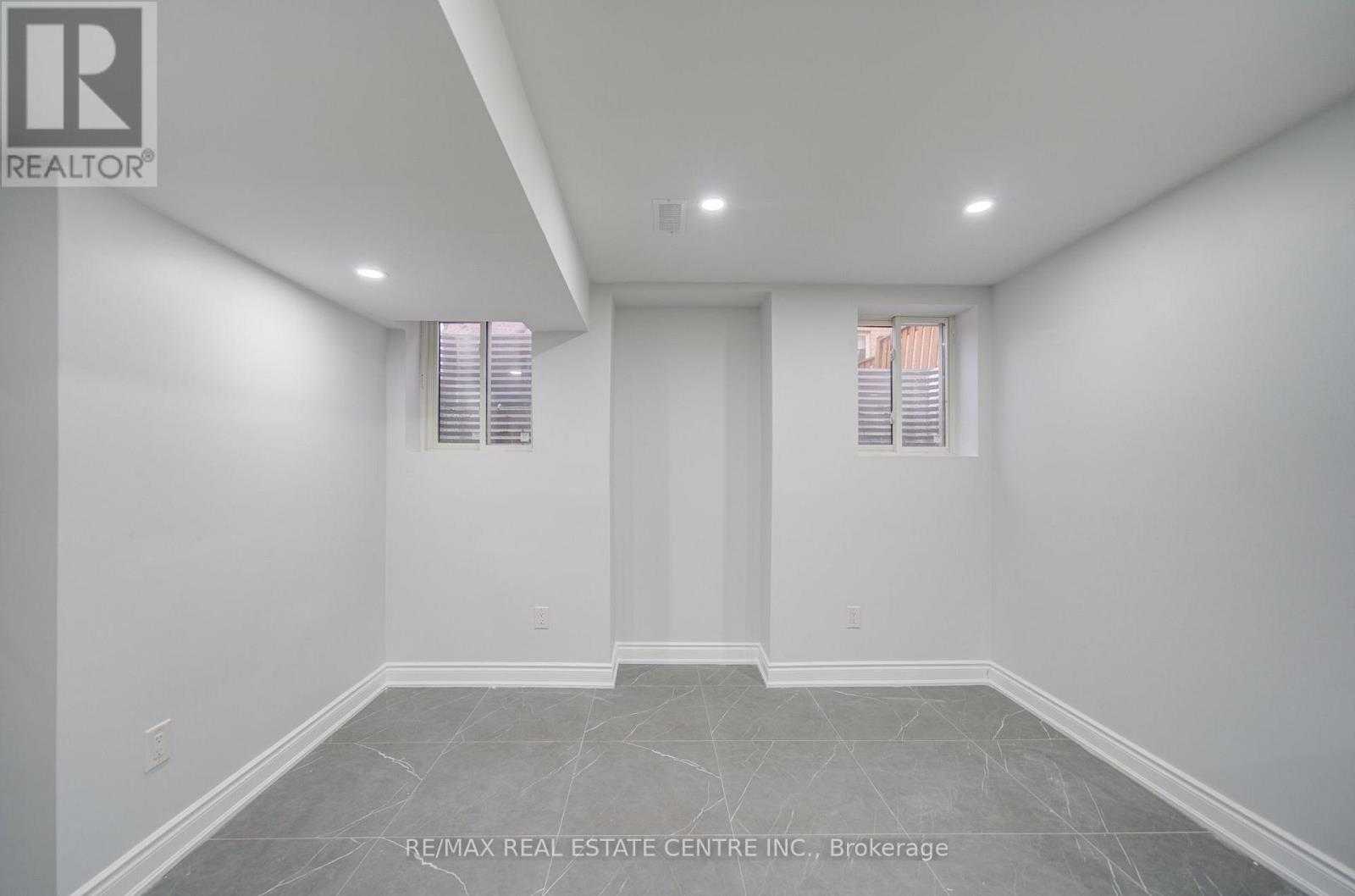 Bsmt - 23 Gamson Crescent Property Photo 15