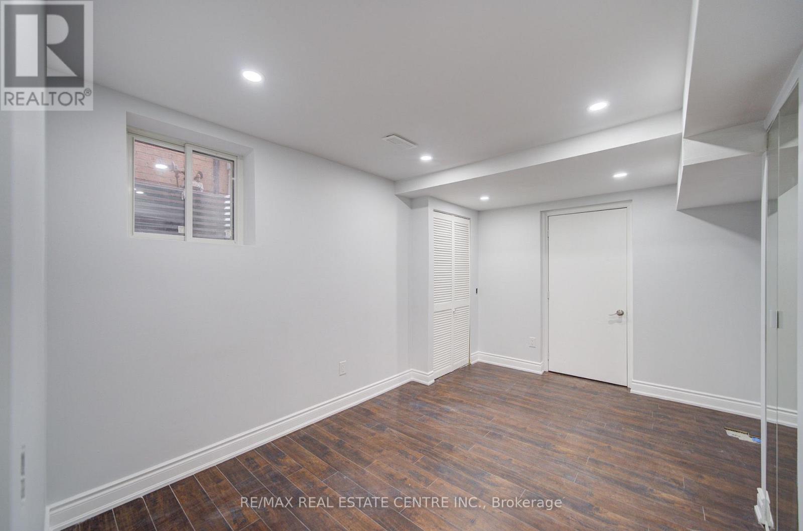 Bsmt - 23 Gamson Crescent Property Photo 16