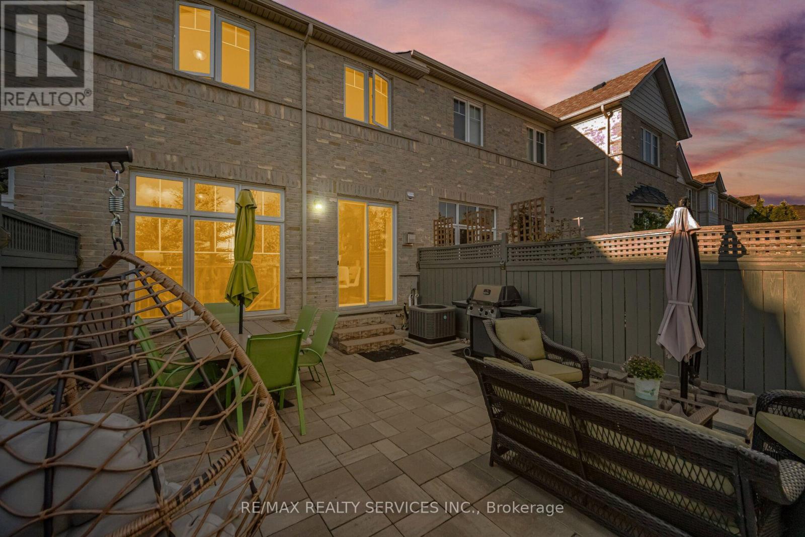 9 Aspenview Avenue Property Photo 4
