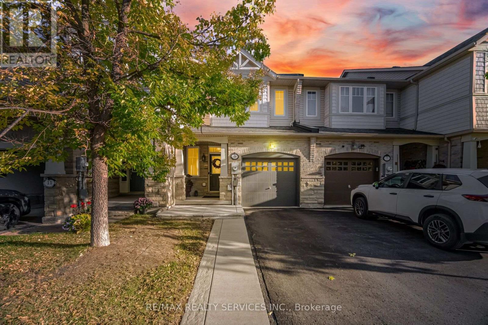 9 Aspenview Avenue Property Photo 7