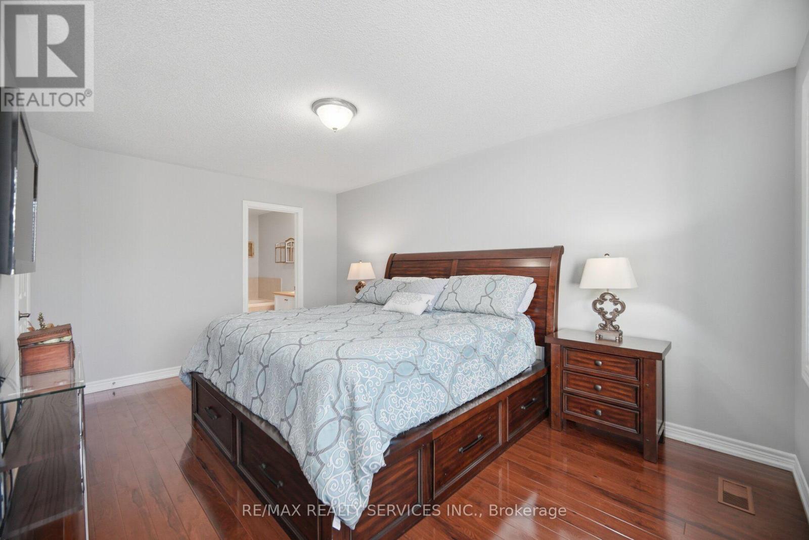 9 Aspenview Avenue Property Photo 26