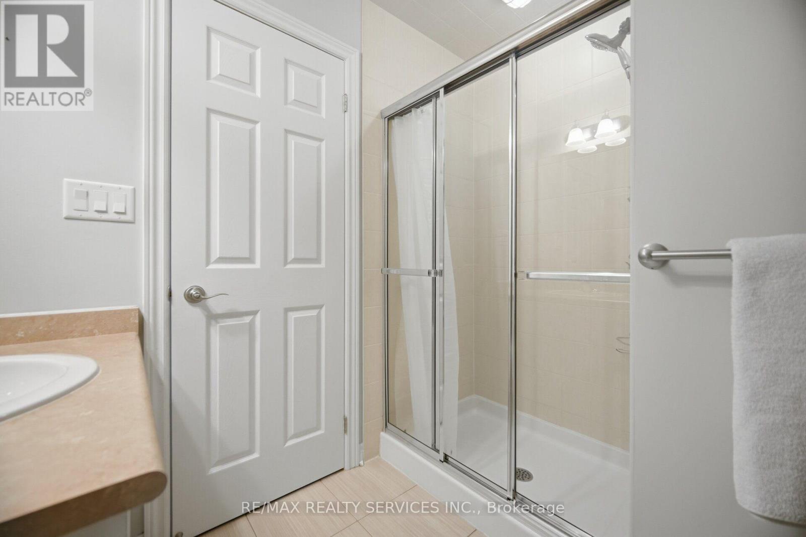 9 Aspenview Avenue Property Photo 28