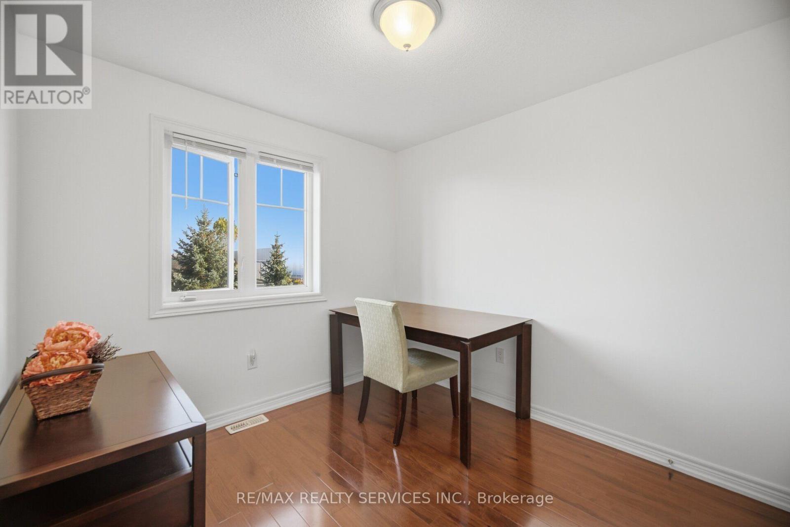 9 Aspenview Avenue Property Photo 32