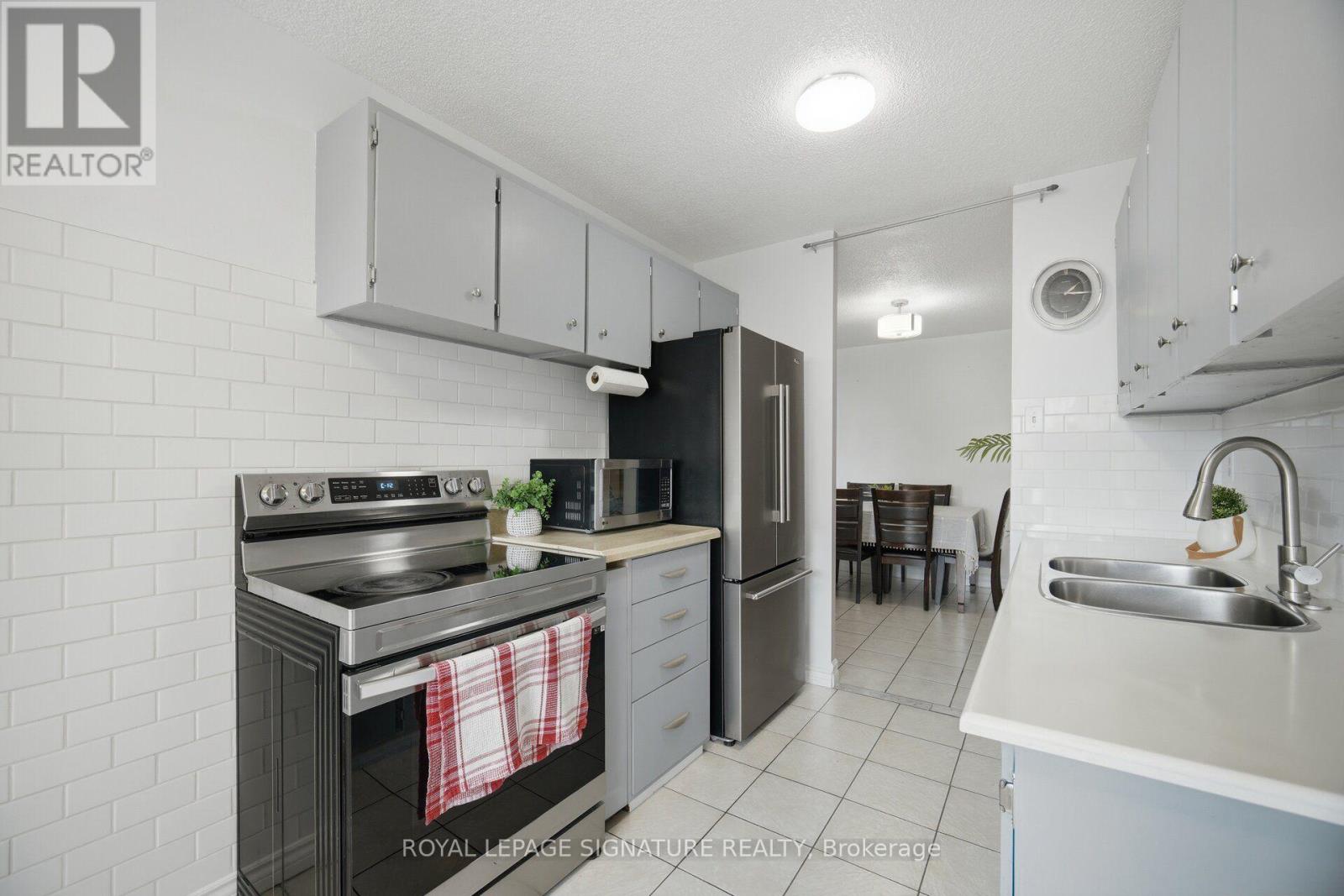 303 - 4 Kings Cross Road Property Photo 16