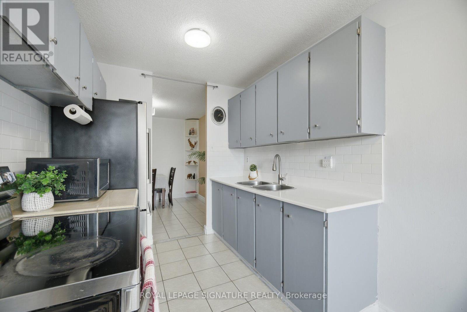 303 - 4 Kings Cross Road Property Photo 17