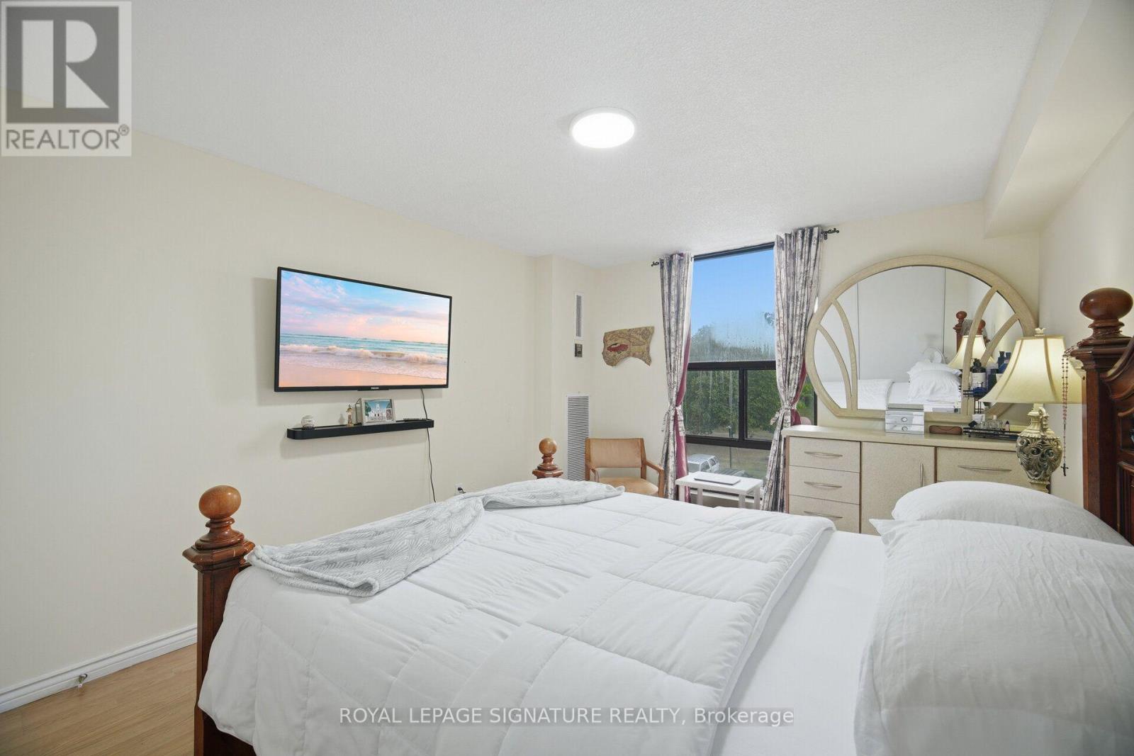 303 - 4 Kings Cross Road Property Photo 21