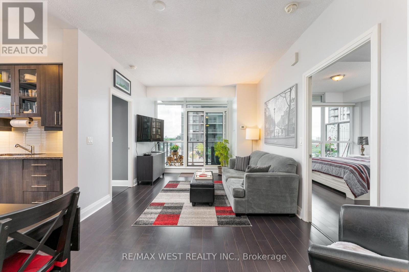 710 - 1185 THE QUEENSWAY Property Photo 1