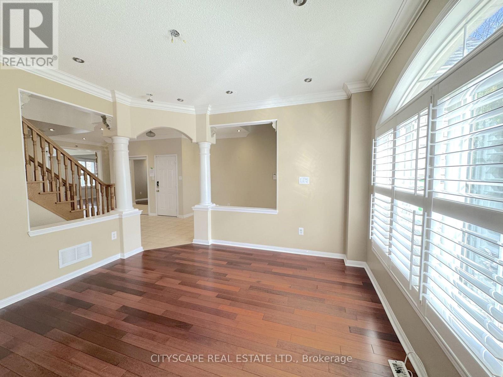 4 Serviceberry Crescent Property Photo 9
