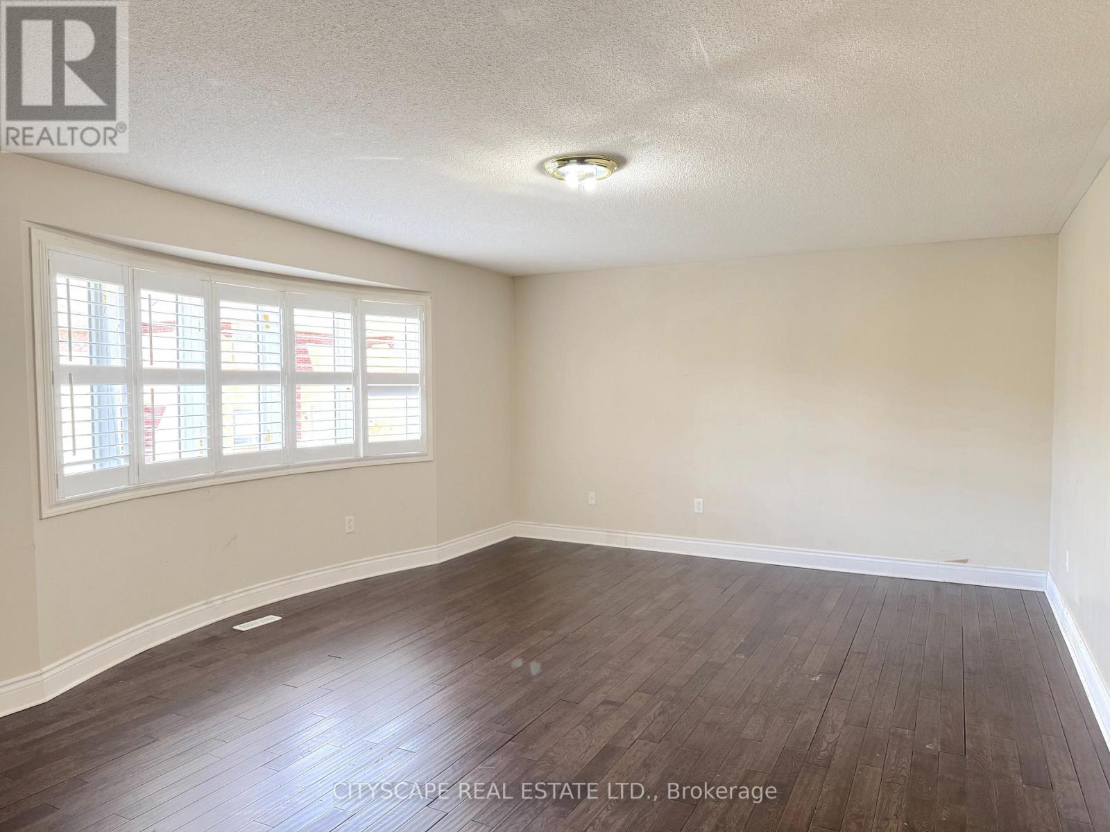 4 Serviceberry Crescent Property Photo 23