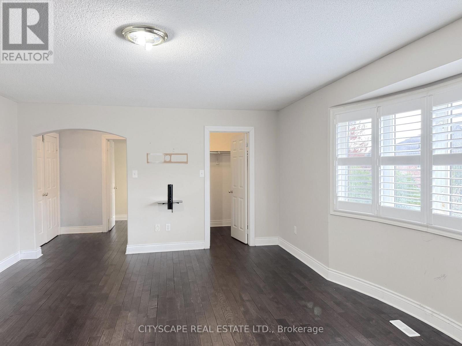 4 Serviceberry Crescent Property Photo 24