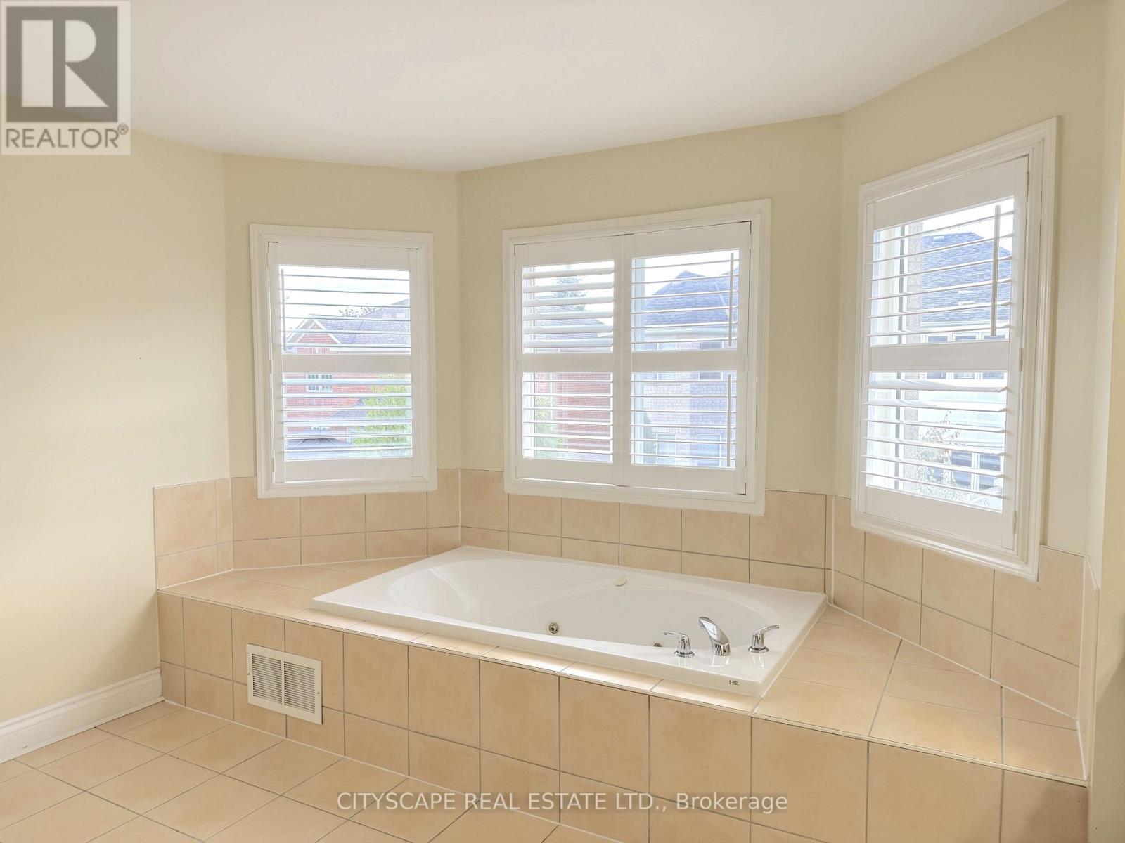 4 Serviceberry Crescent Property Photo 25