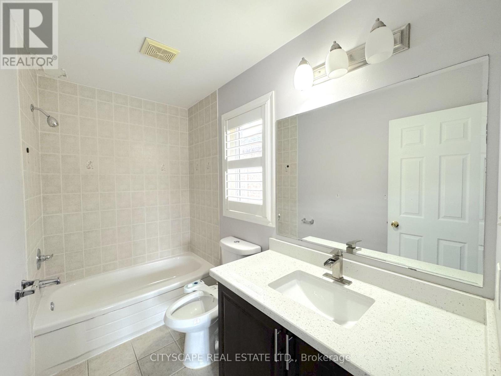 4 Serviceberry Crescent Property Photo 32