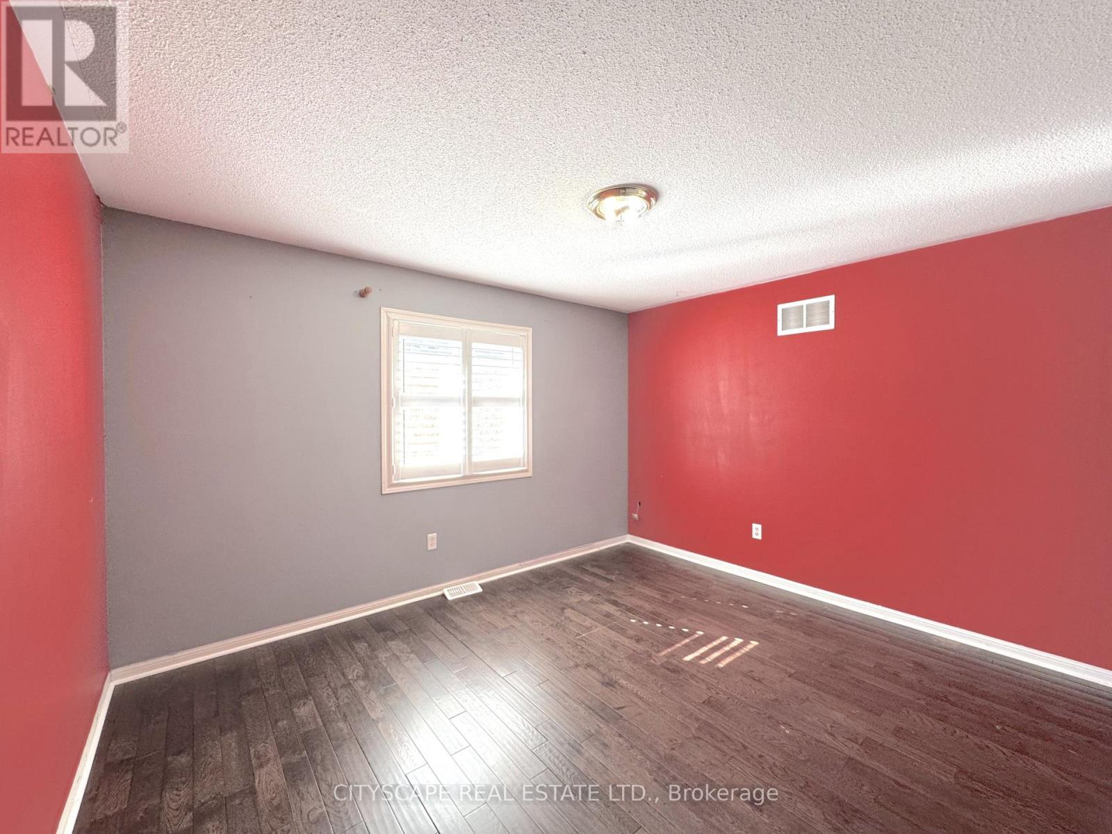 4 Serviceberry Crescent Property Photo 35
