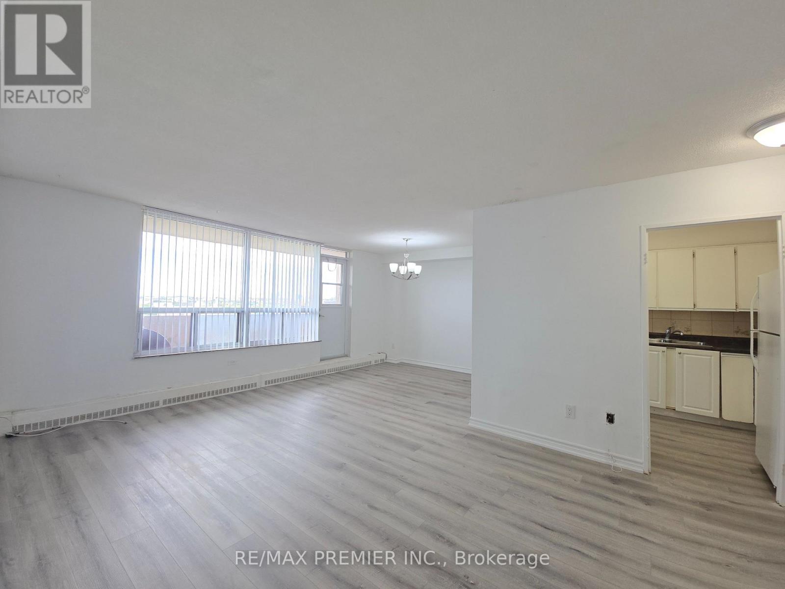 3390 Weston Road Property Photo 3