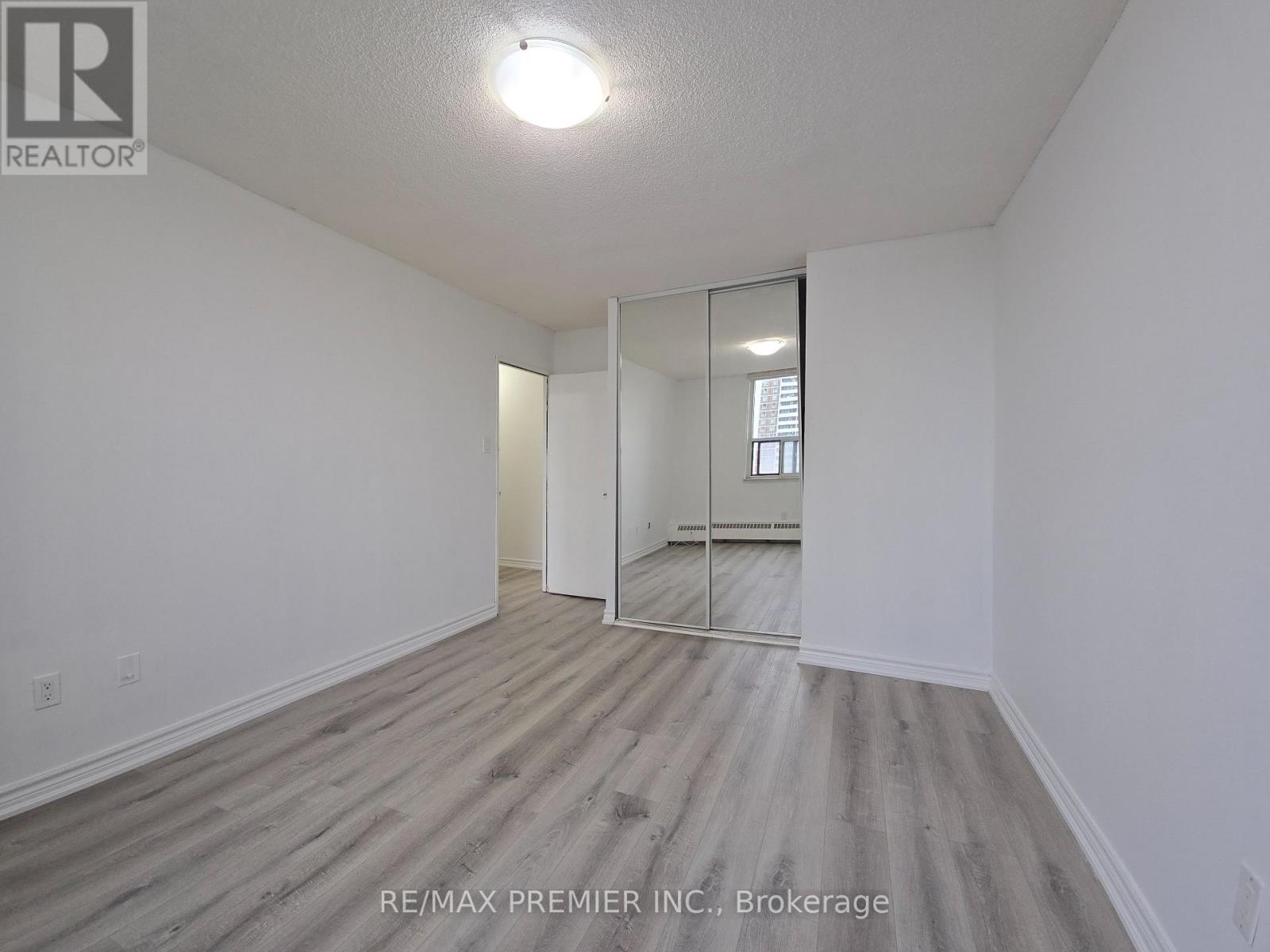3390 Weston Road Property Photo 14