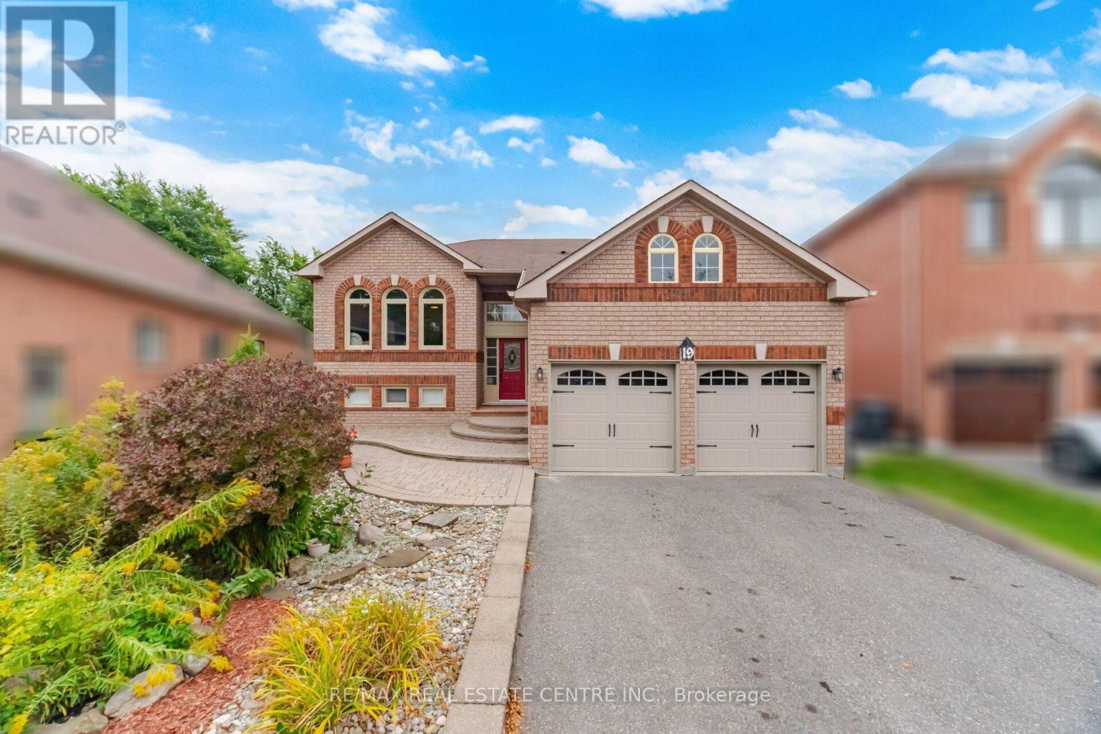 19 Amberdale Court Property Photo 1