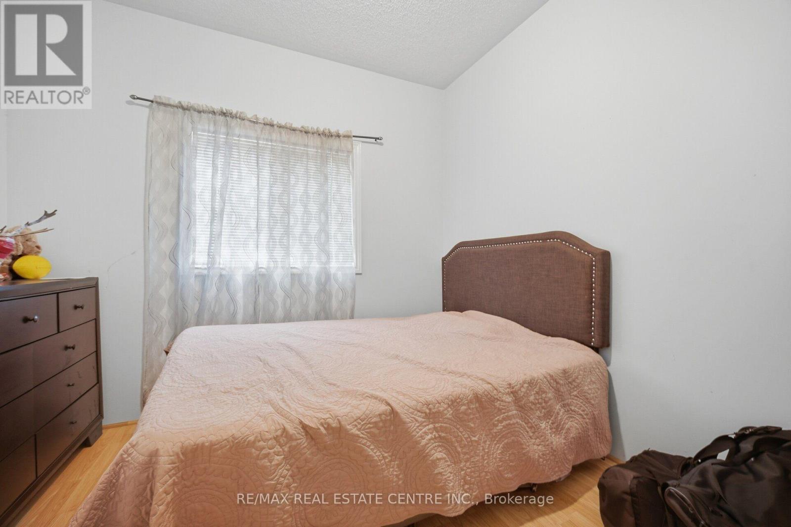 19 Amberdale Court Property Photo 20