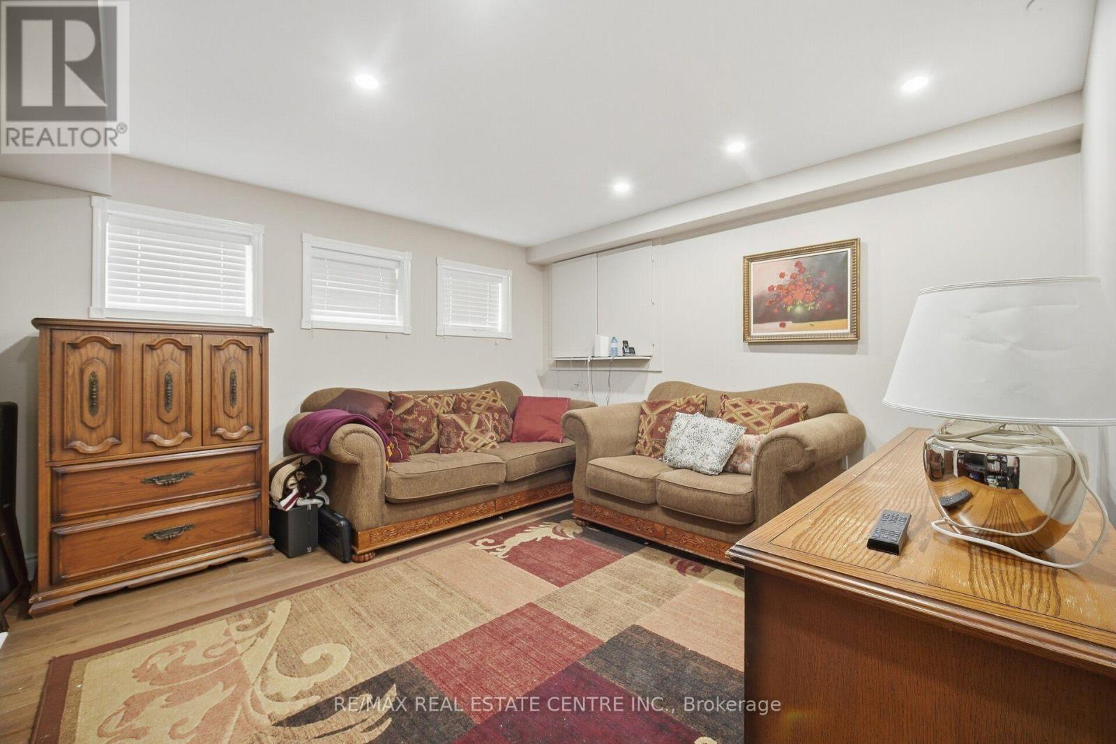 19 Amberdale Court Property Photo 27