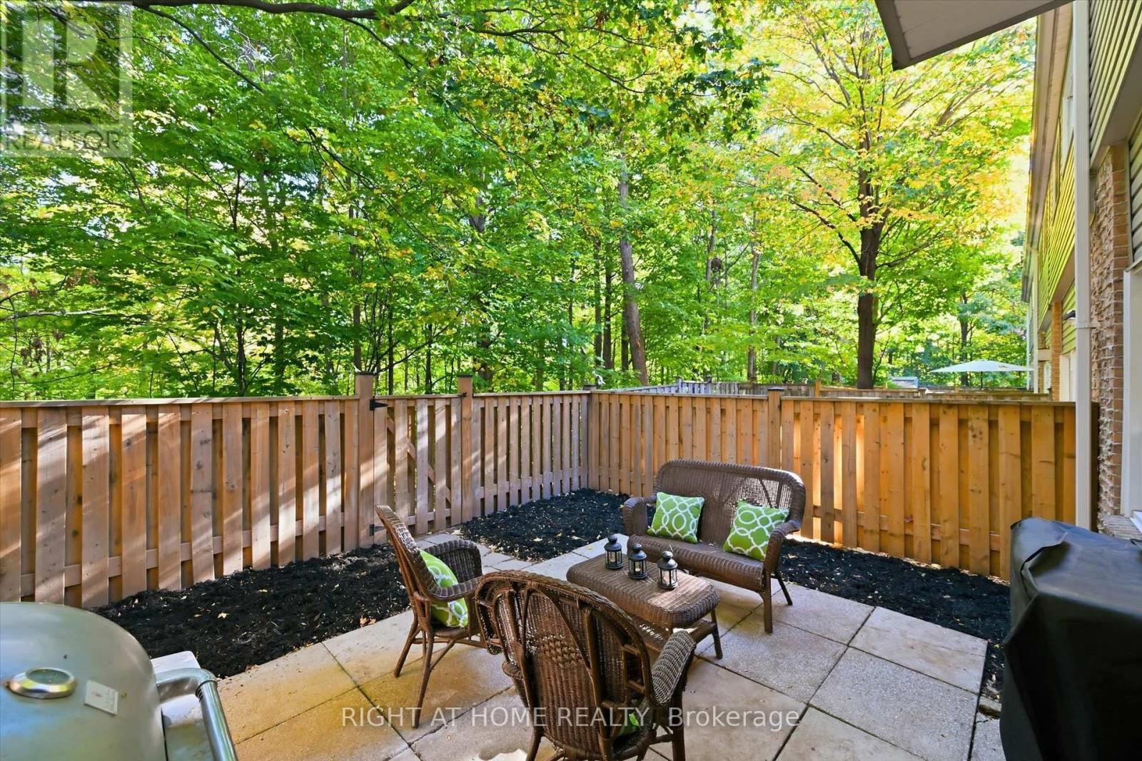 159 - 2050 Upper Middle Road Property Photo 20