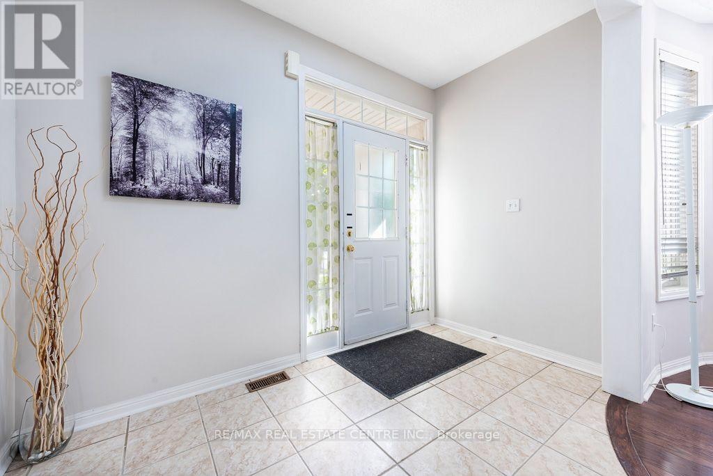 3696 Waterfall Crescent Property Photo 5