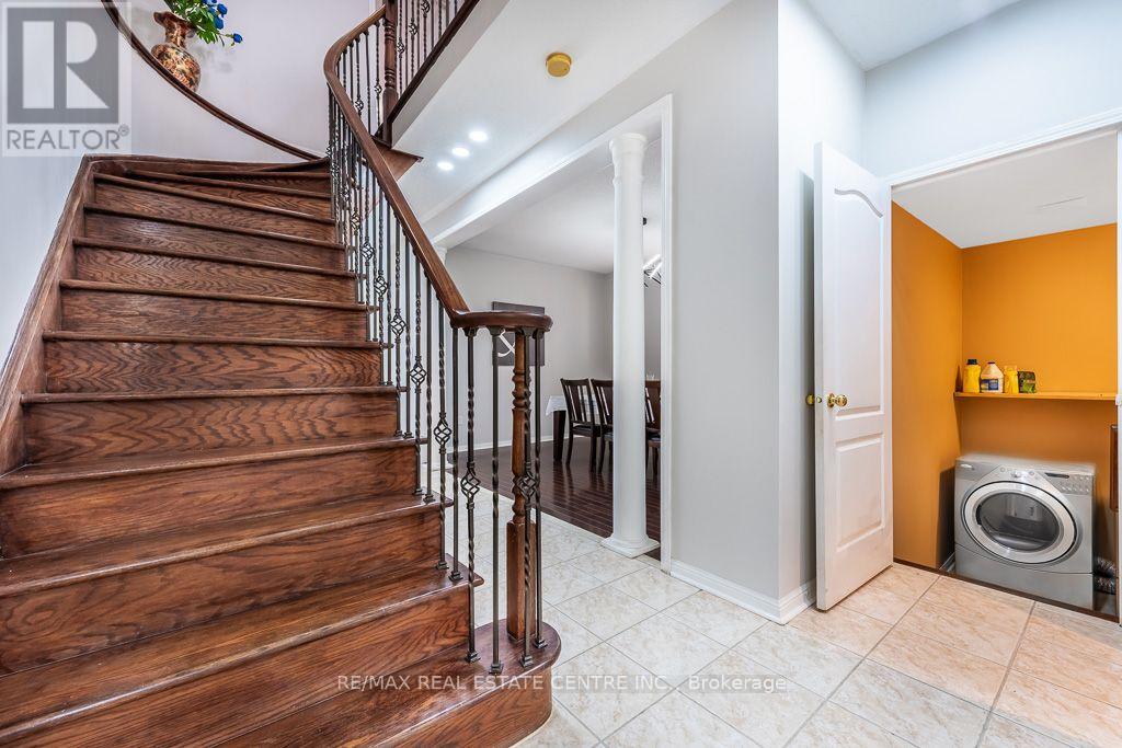 3696 Waterfall Crescent Property Photo 6