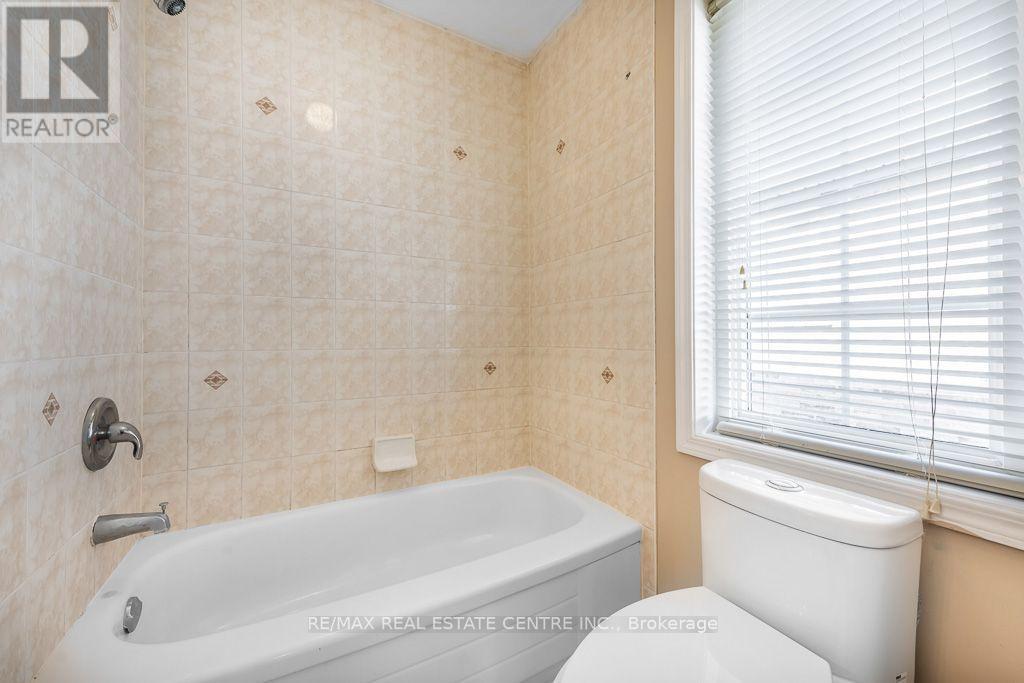3696 Waterfall Crescent Property Photo 24
