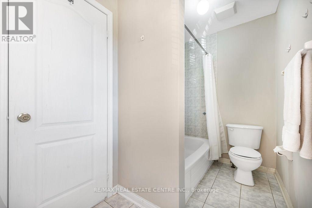 3696 Waterfall Crescent Property Photo 32