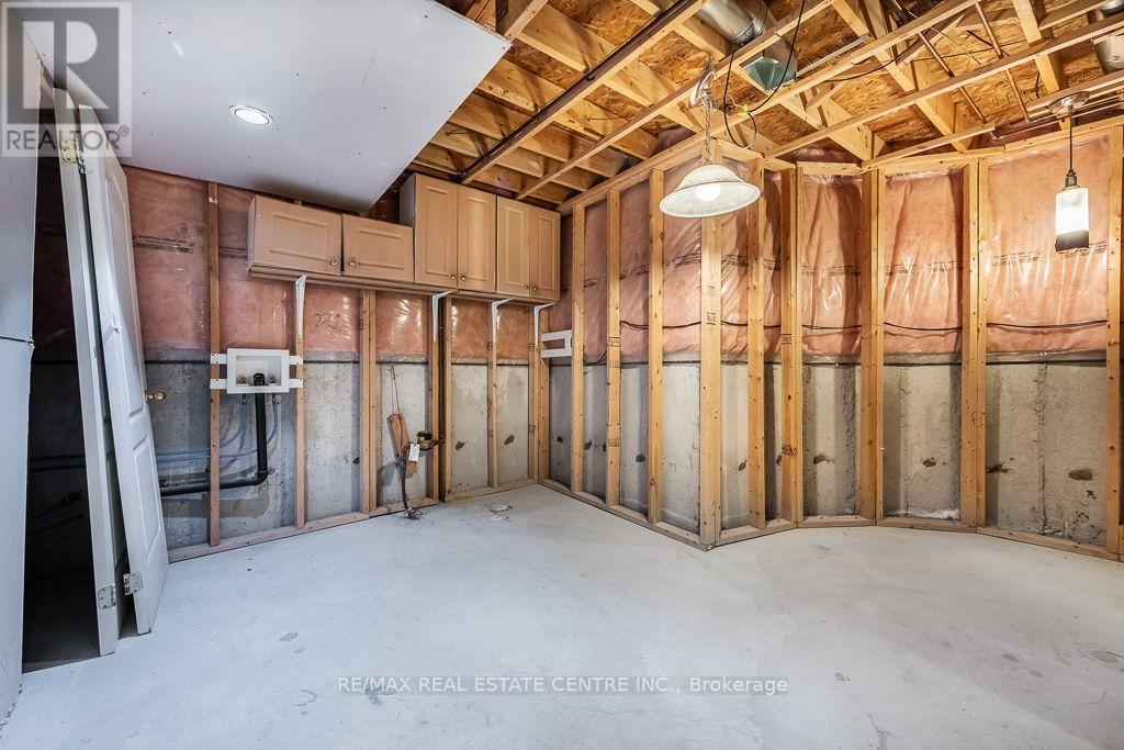 3696 Waterfall Crescent Property Photo 44