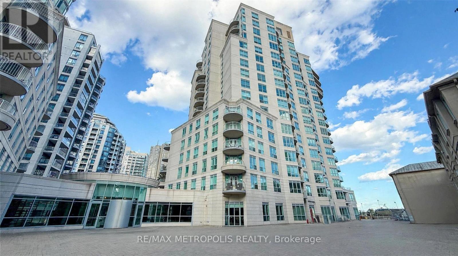 816 - 2111 Lake Shore Boulevard W Property Photo 2