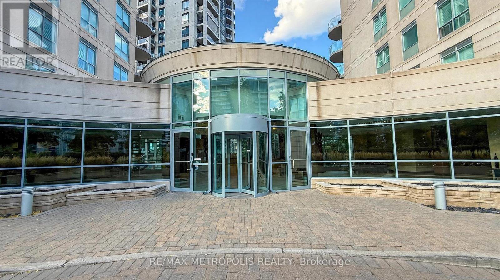 816 - 2111 Lake Shore Boulevard W Property Photo 3