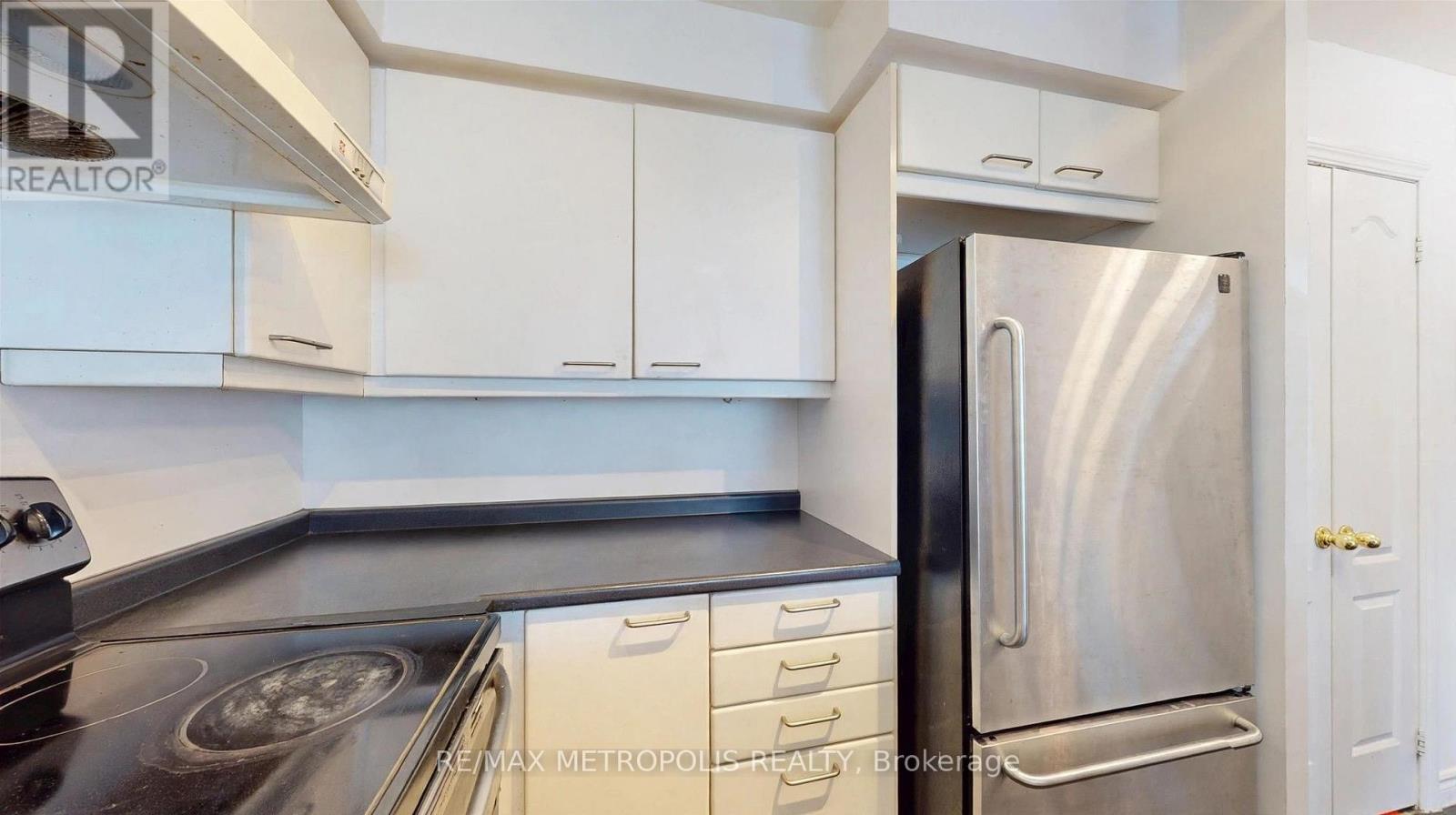 816 - 2111 Lake Shore Boulevard W Property Photo 8