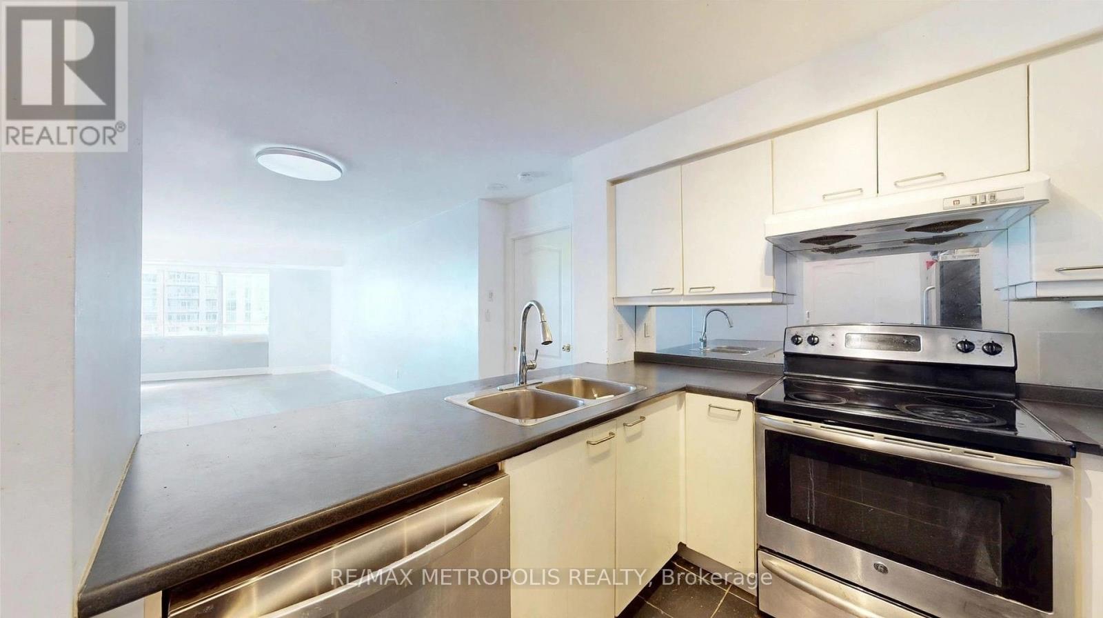 816 - 2111 Lake Shore Boulevard W Property Photo 10