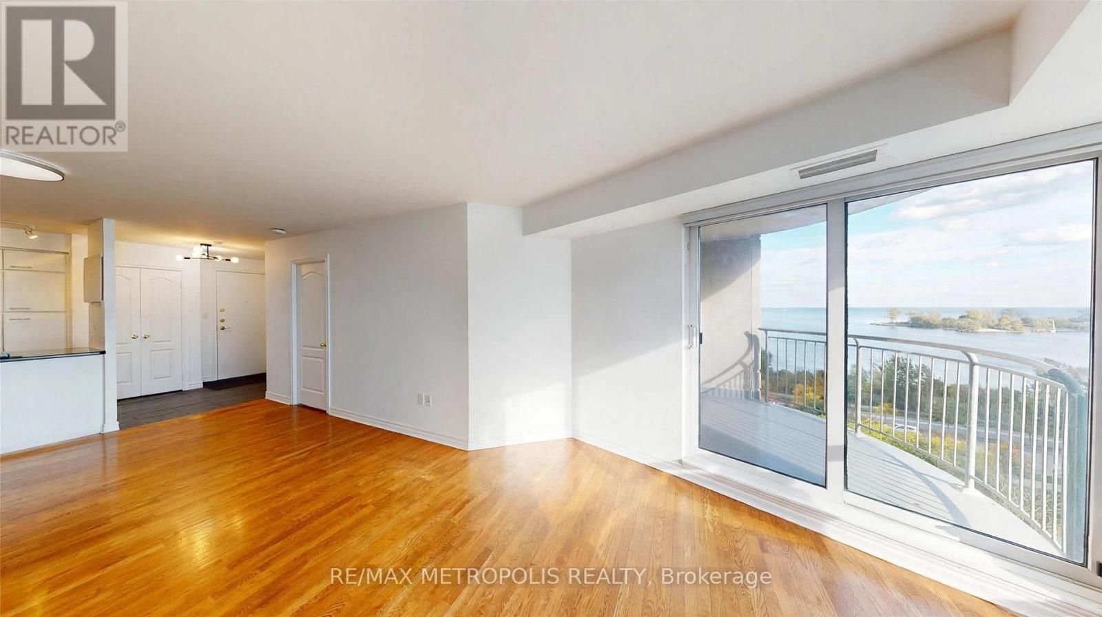 816 - 2111 Lake Shore Boulevard W Property Photo 11