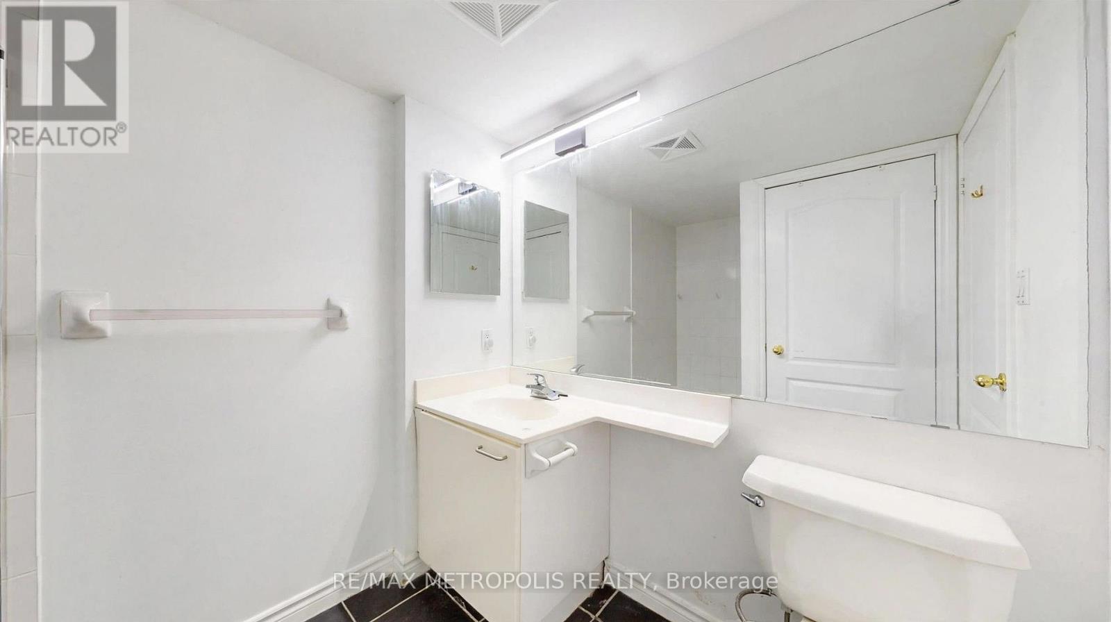 816 - 2111 Lake Shore Boulevard W Property Photo 25